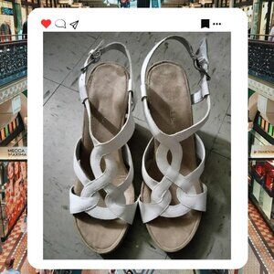New Fabuplush White Sandals/Wedges Sz 10